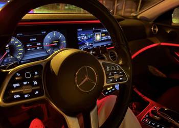 MERCEDES E 220 AVANTGARDE. Ambilight. Silnik po kapitalnym remoncie.