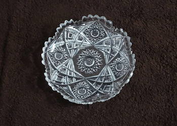 Piękny talerzyk/misa z rżniętego kryształu - bogaty wzór gwiazd