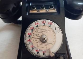 Stary francuski telefon lata 30