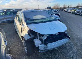 TOYOTA Yaris III 1.2 100 Hybride Cacharel DV170