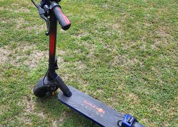 Hulajnoga elektryczna Red Bull racing