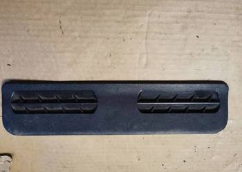 Kratka nawiewu na nogi pod siedzenie BMW E34