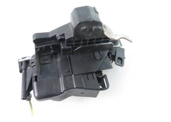 ZAMEK PRAWY PRZEDNI MERCEDES 208 2087200435