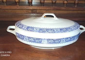 Waza KPM. Syg. 1904-27 r. 

Pas niebieskich kwiatków