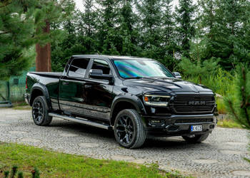 RAM 1500 HEMI eTorque / Crew Cab Laramie / DOINWESTOWANY / 4x4 / FV 23%