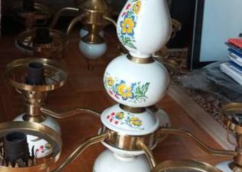Żyrandol antyczny mosiądz plus porcelana ozdobna