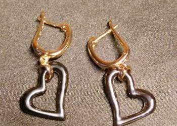 Kolczyki 585RG pozłacane czarne serduszka