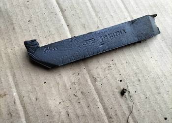 AUDI 80 B4 80B4 USZCZELKA BŁOTNIKA PRZEDNIEGO  GÓRNA