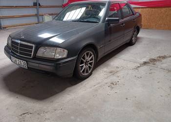 Mercedes w202 od nowości w rodzinie Dobry stan