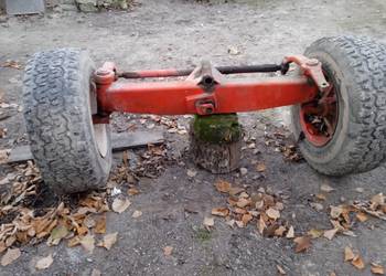 Tylna oś z kołami do kombajnu Bizon