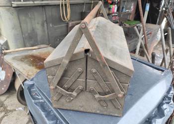 Skrzynka narzędziowa wojskowa