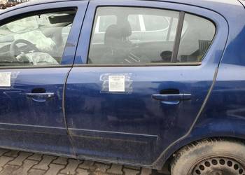 DRZWI LEWE TYŁ OPEL CORSA D 4CU