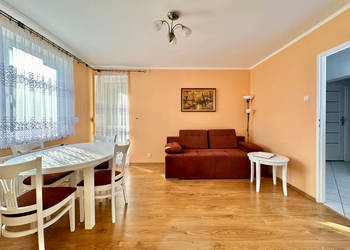 Przestronne, dwustronne z dużym balkonem