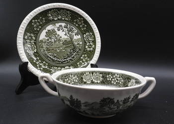 Bulionówka ze spodkiem Villeroy & Boch Rusticana w kolorze zielonym.