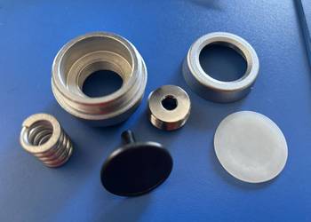 Nurkowe części / gadżety / serwisowe itp do sprzedania mam