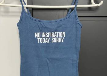 niebieski top na ramiączkach z napisem xxs 32