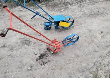 Siewnik ręczny do warzyw opielacz