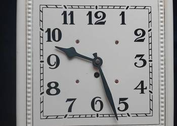 Niemiecki zawieszany zegar kuchenny z ceramiczną tarcą, ok. połowy XX w.