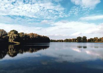Działka nad jeziorem z linią brzegową i bezterminową WZtką