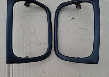 Zewnętrzne ramki reflektorów przednich Fiat 126p Maluch