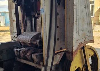 Trak pionowy ośmiowalcowy