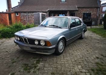 BMW 735 rok 1985 jeżdząca do odswieżenia.