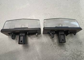 TOYOTA C-HR 2x lampka oświetlenie tablicy rejestracyjnej nr 81270-F4010