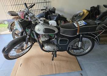 SHL motor stan bdb zarejestrowany ,pali.jezdzi,opłacony jak nowy rok 1963 p