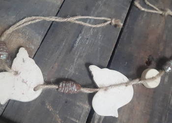 Ozdoba ceramiczna ręcznie wykonana.