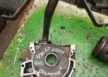 VW LT 2,5tdi 2,5sdi pompa oleju smok 074115109B