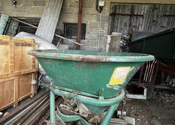 Sprzedam rozsiewacz nawozu amazone 15m 500kg