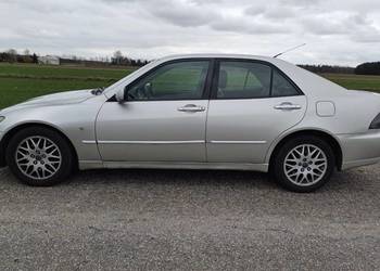 Lexus is 200 LPG 2004