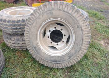 Opona 20 x 12,5 komplet 4 sztuki (bardzo ładne)