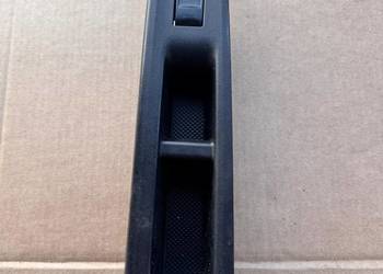 Przełącznik szyby prawych przednich drzwi Yaris III 11-20 74231-0D330