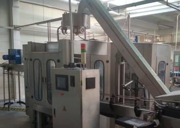 Nalewarka zakręcarka płuczka triblock TECHNO SERWIS 40-40-10 PET 6000 bph