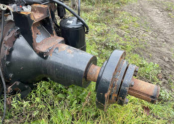 New Holland T8040 Case Magnum 310 - części - obudowa osi 87367552