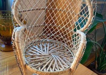 Pleciony fotel (kwietnik) w stylu Peacock