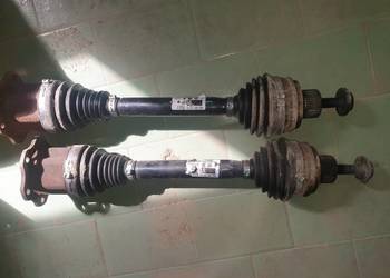 AUDI  PÓŁOŚ  8K0407271P