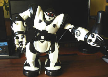 Robot WowWee Robosapien. Niepełnosprawny