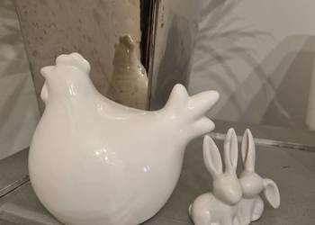 Kura wielkanocna i zajączki figurki