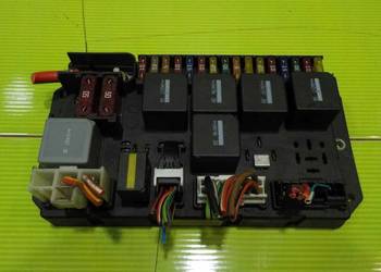 RANGE ROVER L322 4.4 V8 04r skrzynka bezpiecznikow YQE500290