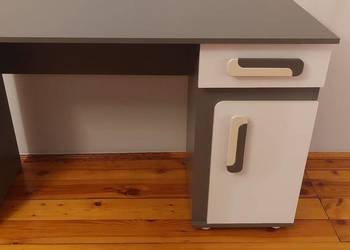 Sprzedam biurko dziecięce