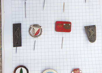 Przypinki z okresu PRL-różne 12 sztuk