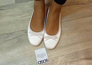 (41) ASOS Design, Kremowe baleriny na szeroką stopę z Londynu, NOWE
