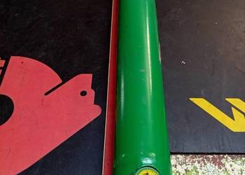 Siłownik pomocniczy podnośnika Zetor