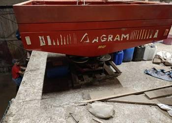 Rozsiewacz nawozu agram 1.5t
