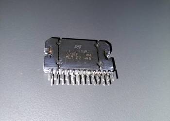 Układ ST L5952