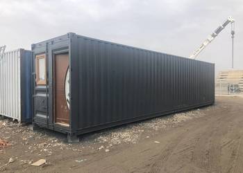 Kontener sanitarny o wymiarze 12 x 2,45 m.