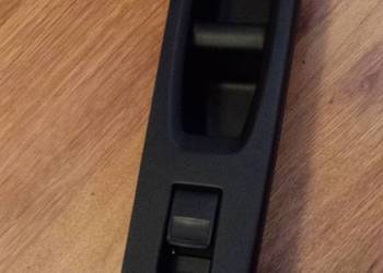 Toyota Yaris III przycisk opuszczania szyb prawy Toyota Yaris III przycisk opuszczania szyb prawy