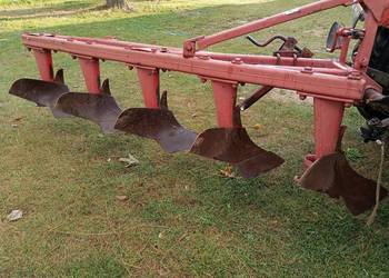 Sprzedam pługi podorywkowe 5-skibowe Sprzedam pługi podorywkowe 5-skibowe